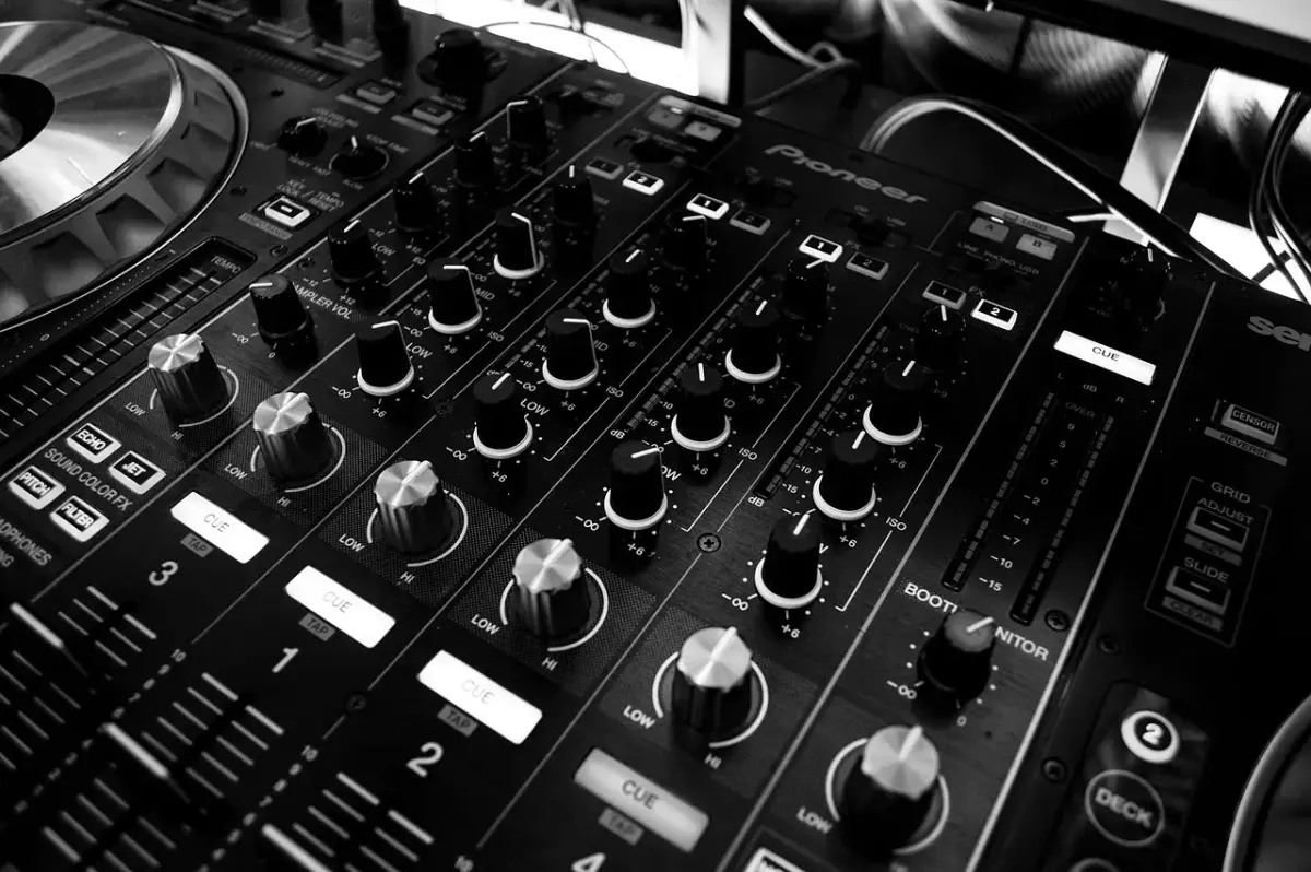 Douk Audio : Amplificateurs et Préamplificateurs de Qualité